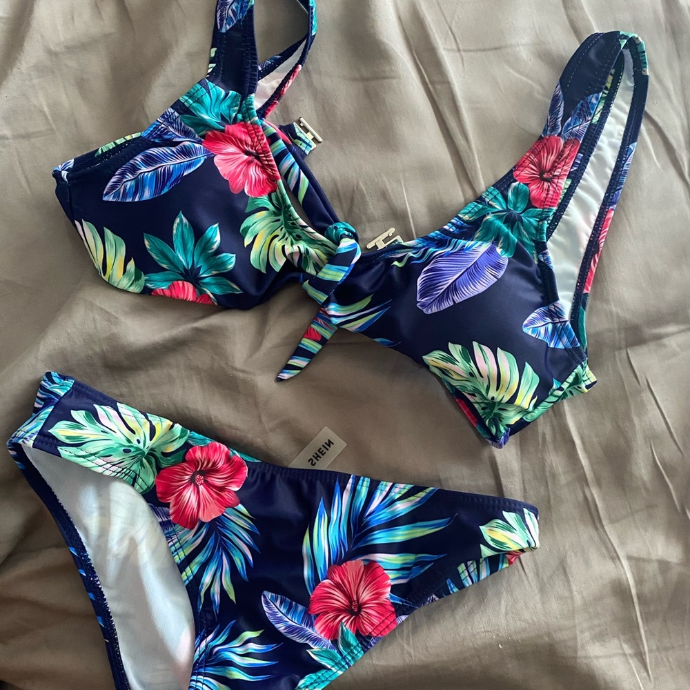 Floral. Shein swimsuit. Small never worn